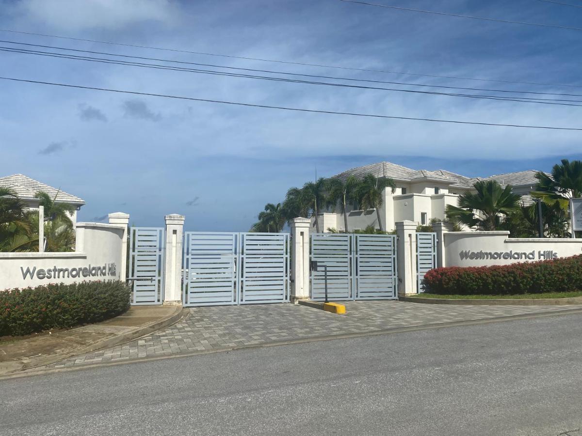 Westmoreland Hills - Mount Standfast - St James - Full Gym Membership Saint James Exteriör bild