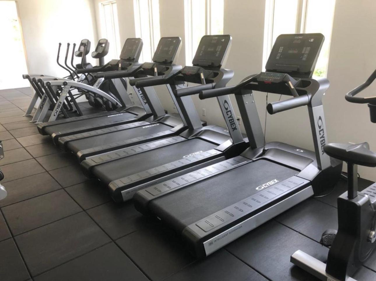 Westmoreland Hills - Mount Standfast - St James - Full Gym Membership Saint James Exteriör bild